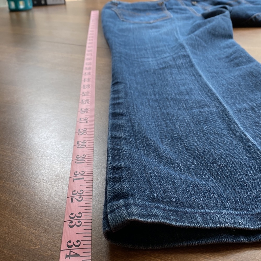 Women’s DKNY Wide Leg Cropped Jeans. Size 8. Like New. - Picture 9 of 10